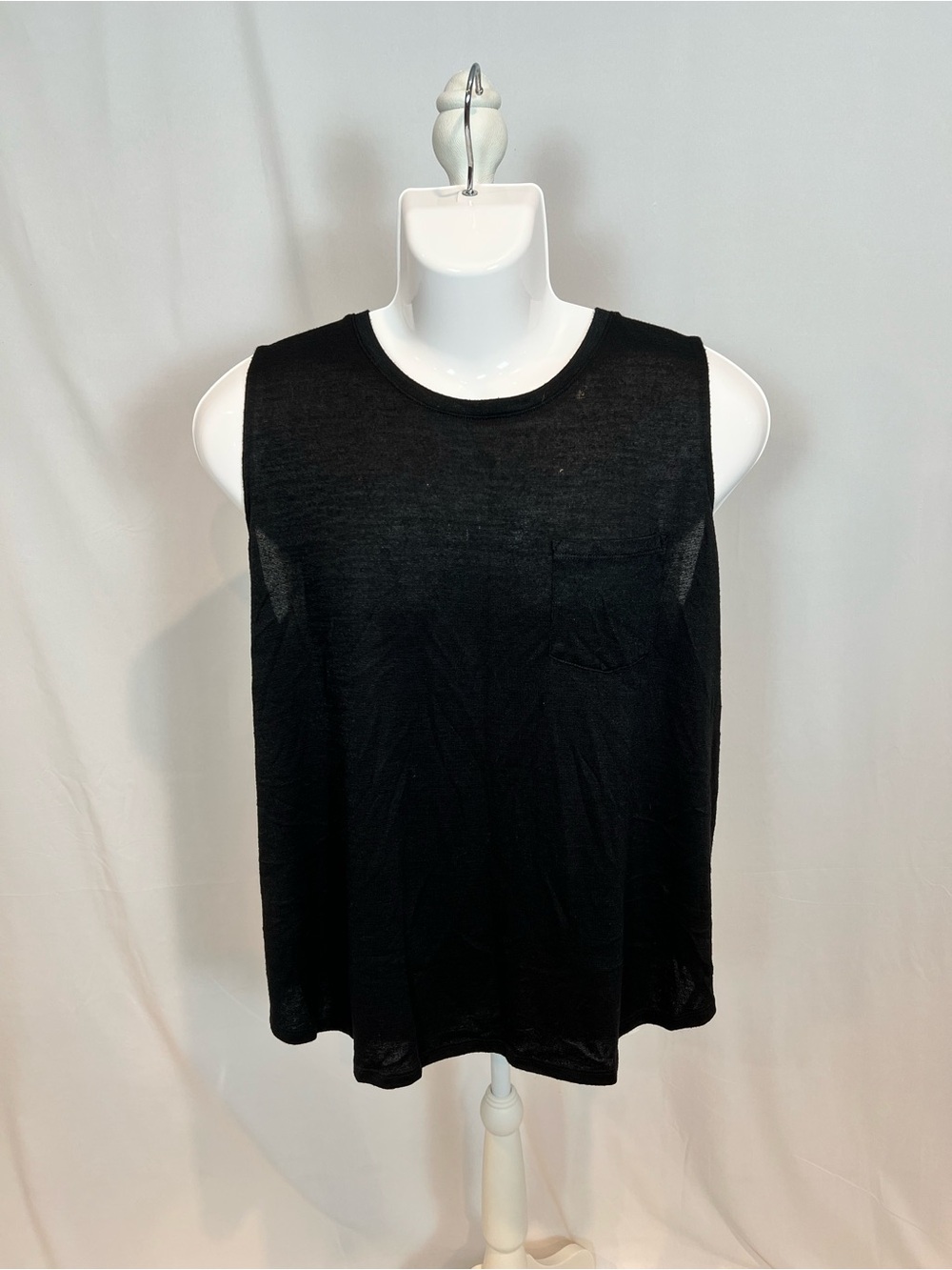 Ava & Viv Black Sleeveless Pocket Tank